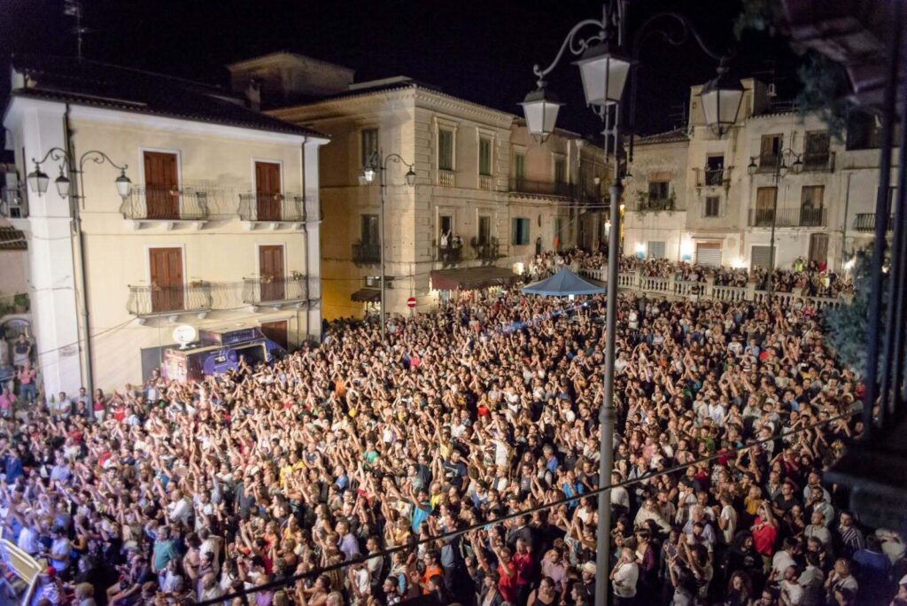 Caulonia, dal 19 al 22 agosto il Kaulonia Tarantella Festival: tarantelle, memoria e un messaggio di Pace