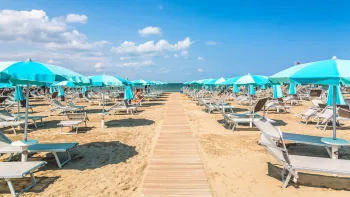  ‣ adn24 roma | pienone sulle spiagge, una domenica quasi estiva