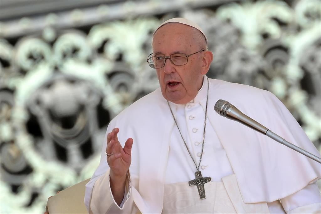  ‣ adn24 papa: 'oggi la famiglia cristiana è minacciata da più parti'