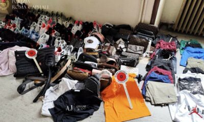  ‣ adn24 roma | scarpe e t shirt false, sequestrati 200 articoli al mercato di porta portese