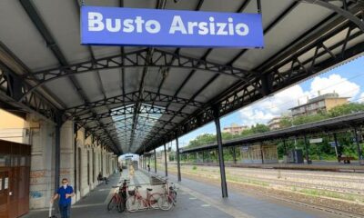  ‣ adn24 busto arsizio (mi) | uomo si arrampica su un traliccio in stazione: bloccati tutti i treni