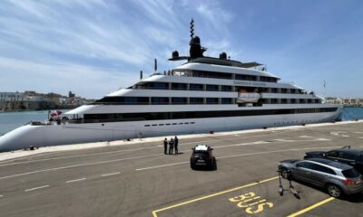  ‣ adn24 otranto | arrivato yacht di lusso con bandiera delle bahamas, a bordo 44 super ricchi