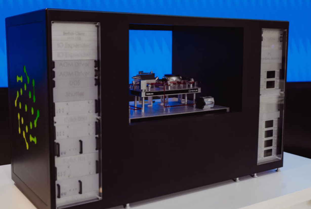 Mostrato in funzione il Computer Quantistico al G7 - La Grande Italia TV