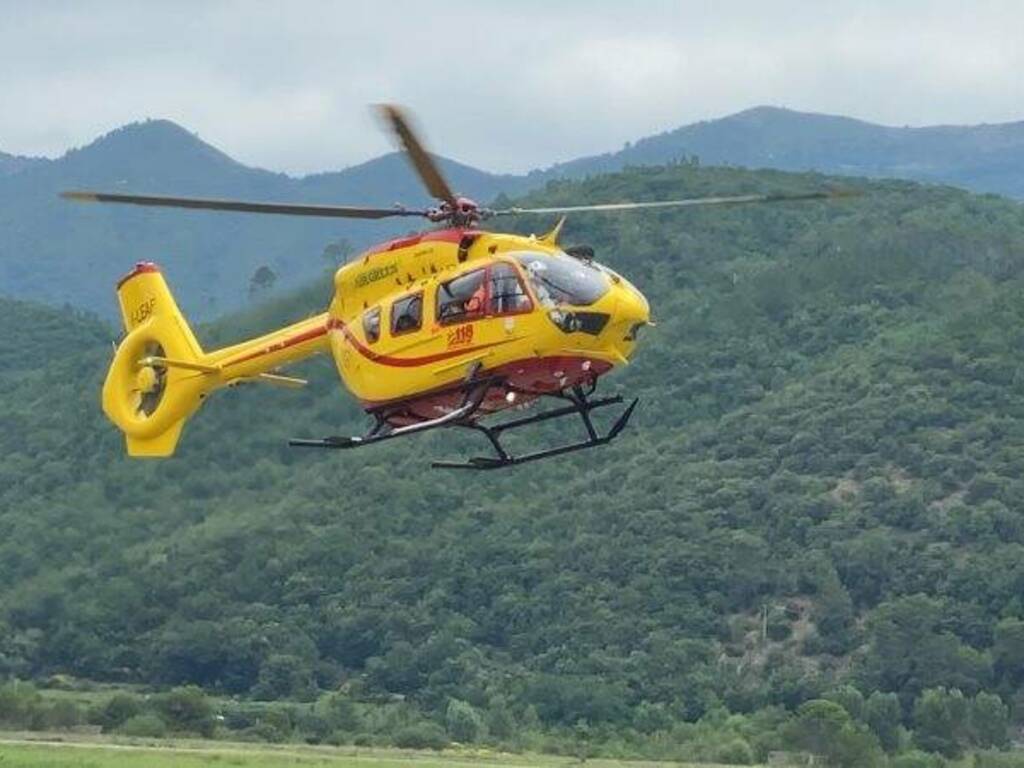 un bambino di un anno si ustiona in casa, trasportato al gaslini ‣ adn24 08