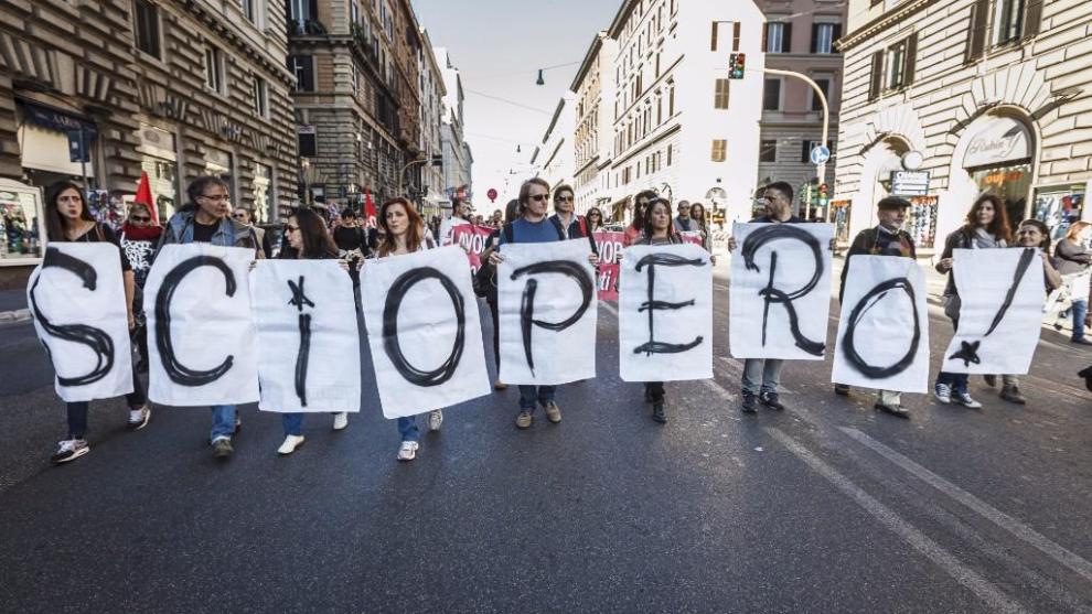 dicembre di scioperi: trasporti e altri settori in agitazione verso natale ‣ adn24 14