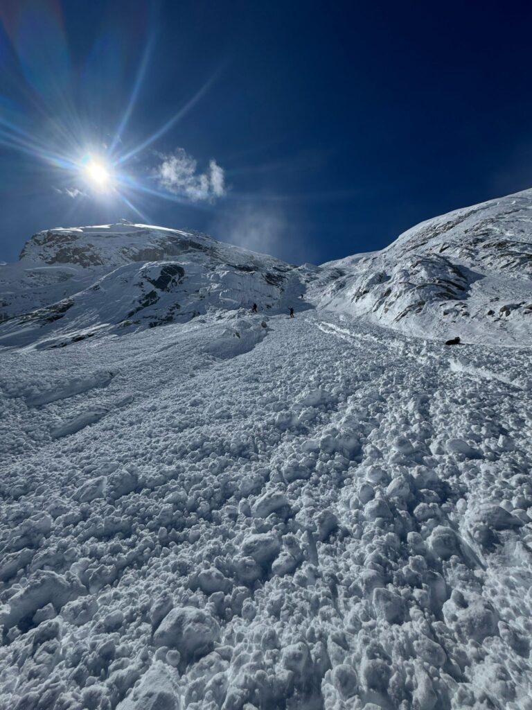 tragedia sul ghiacciaio presena: scialpinista tedesco muore travolto dalla valanga. video ‣ adn24 27