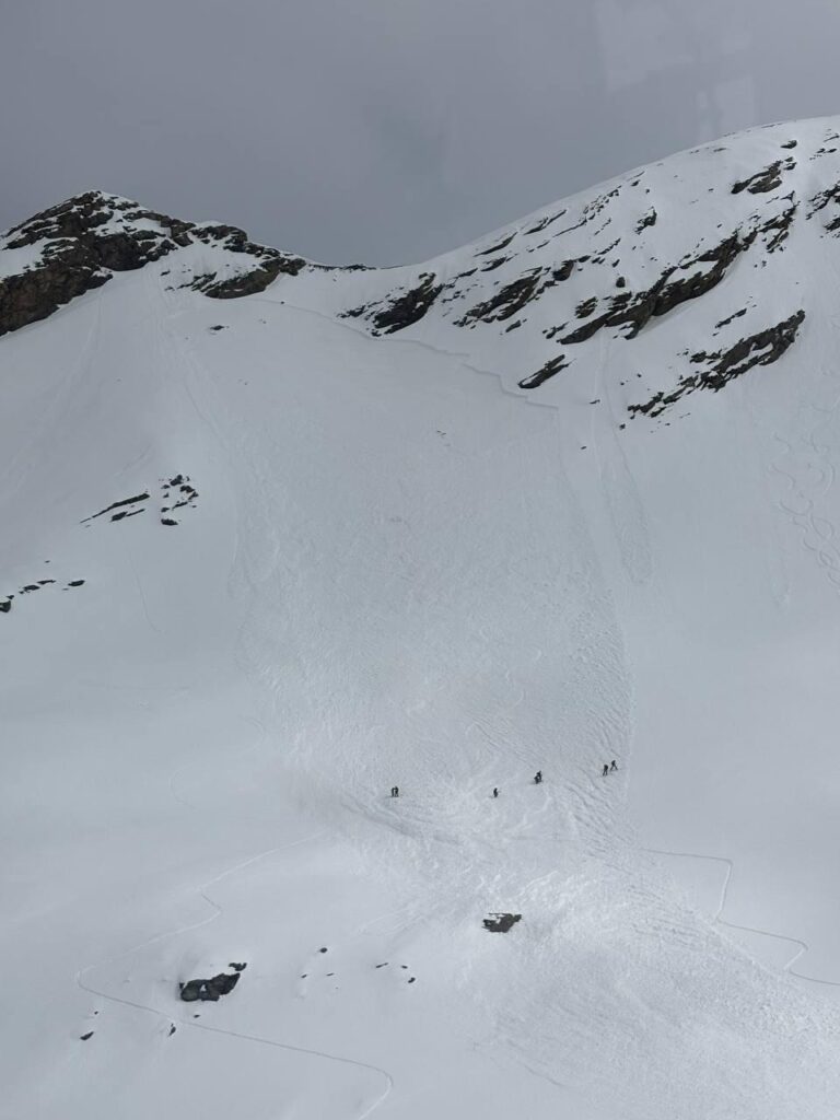 valanga a furgen: soccorsi tempestivi per una donna italiana a cervinia. guarda il video! ‣ adn24 27