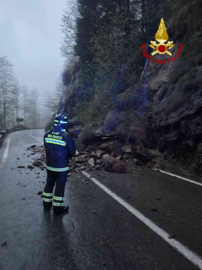 maltempo: frane, allagamenti e torrenti esondati. decine di interventi dei vigili del fuoco ‣ adn24 19