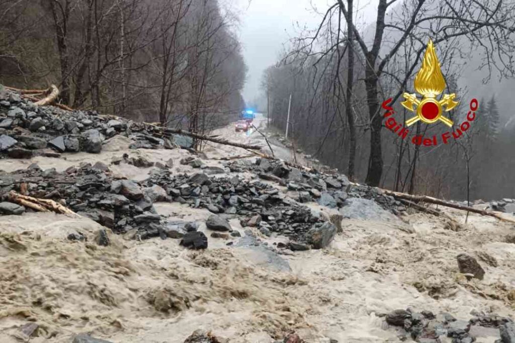 maltempo: frane, allagamenti e torrenti esondati. decine di interventi dei vigili del fuoco ‣ adn24 19