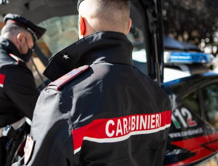estorsione a castel gandolfo: arrestato un 42enne di albano laziale accusato di minacce e richieste di denaro ‣ adn24 14