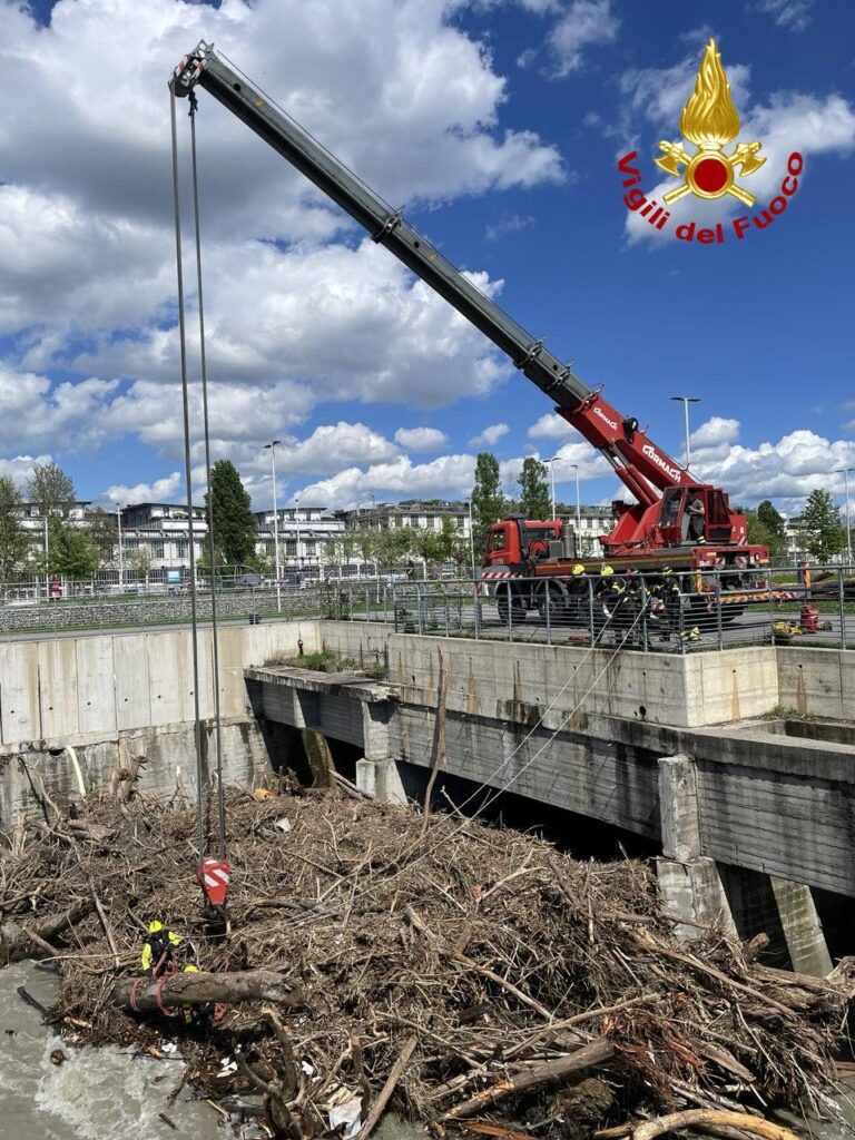 maltempo, l’emergenza rientra: ecco le immagini dei danni lasciati in città. le foto ‣ adn24 07