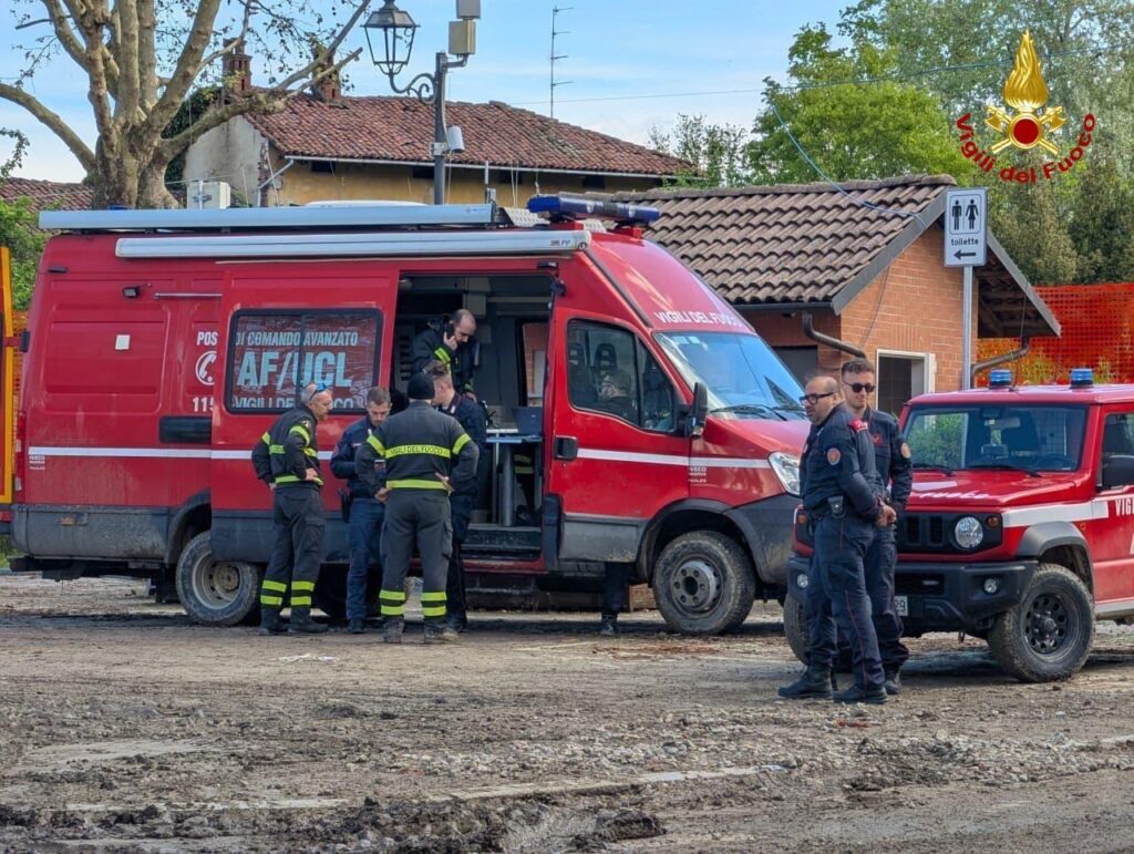 maltempo, l’emergenza rientra: ecco le immagini dei danni lasciati in città. le foto ‣ adn24 07