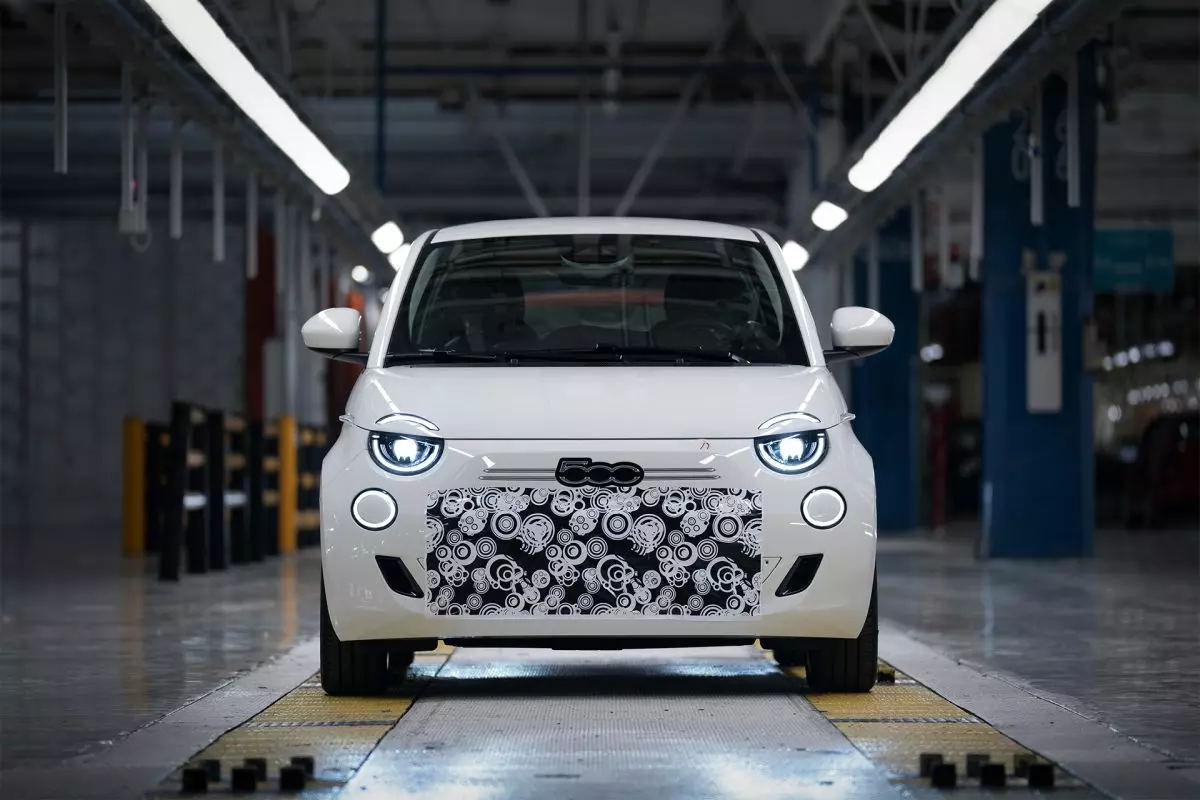 assemblate a mirafiori le prime unità preserie della fiat 500 ibrida ‣ adn24 14
