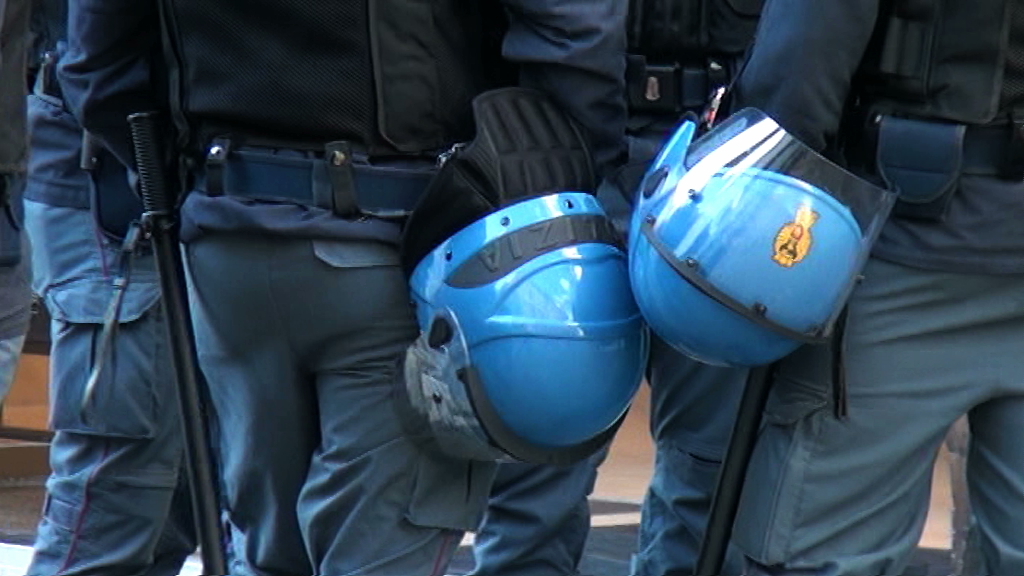 tensione e violenza nel post partita di genoa-milan ‣ adn24 06