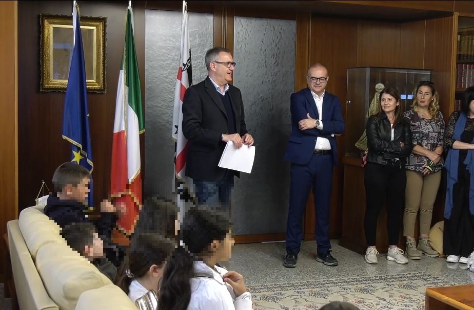 Si chiude con la consegna degli attestati il progetto ‘Ambasciatori della legalità 2025’ Si chiude con la consegna degli attestati il progetto ‘Ambasciatori della legalità 2025’
