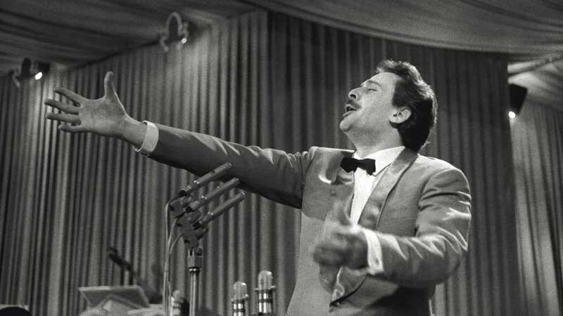Domenico Modugno conquista gli Stati Uniti con 'Nel blu dipinto di blu'