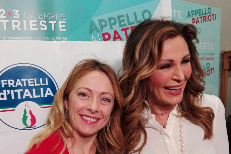 Conte “Meloni fatica a far dimettere Santanchè, situazione indecorosa”