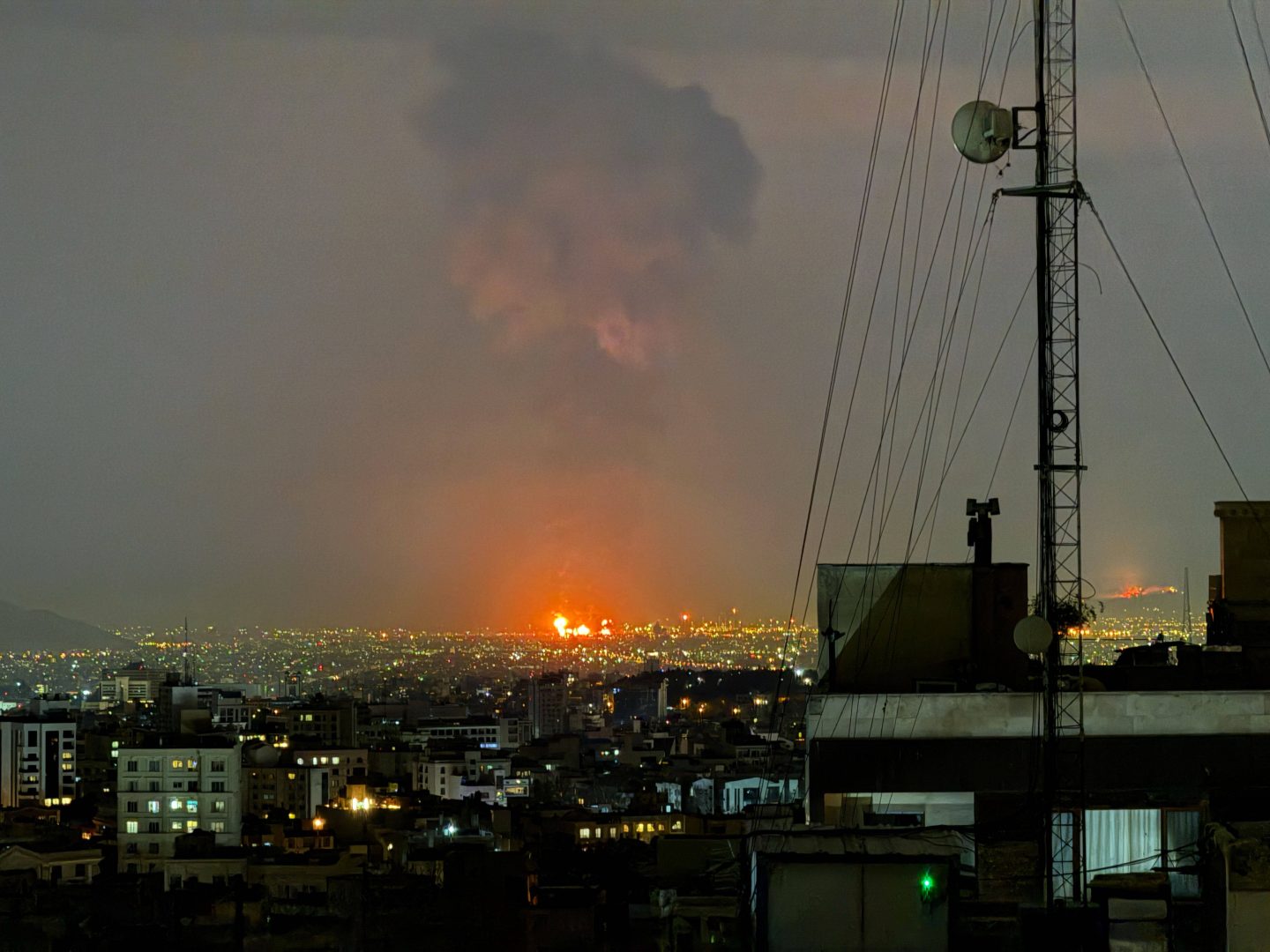 Israele attacca l’impianto nucleare iraniano di Natanz, Katz: “L’intensità degli attacchi aumenterà”