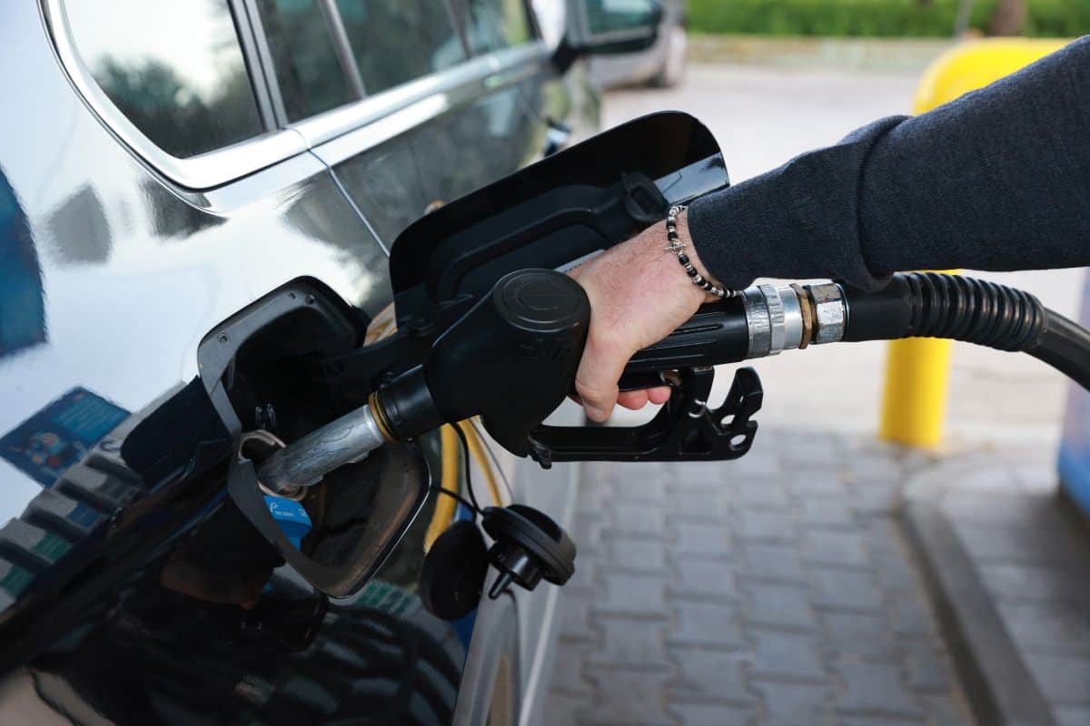 Carburanti: continua ad aumentare il prezzo medio self benzina 1,934 euro/litro, gasolio 2,026