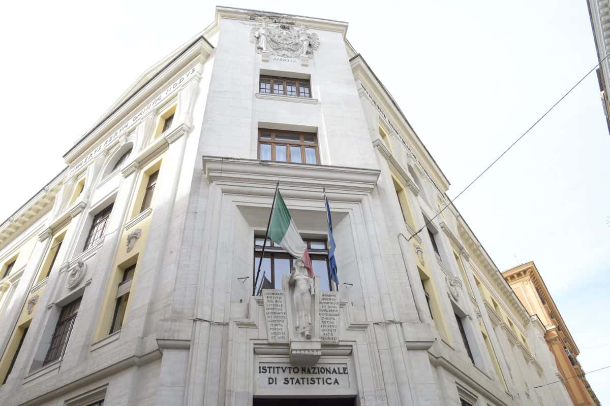 Istat, nel 2025 deficit in calo di 5,1 miliardi al 3,1% del Pil