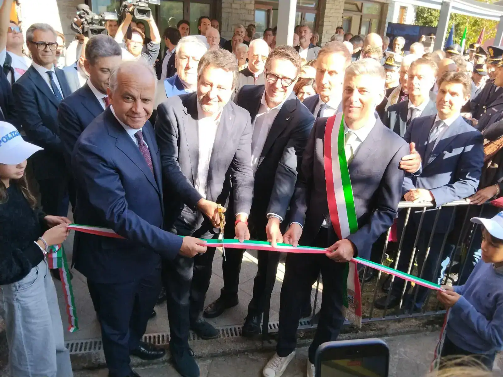 Inaugurata la sede del Distaccamento di Polizia Stradale di Sala Comacina, presenti Salvini e Piantedosi