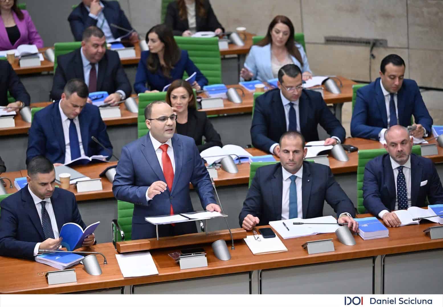 Il bilancio 2027 di Malta prevede un Super Bonus da mille euro per i lavoratori e sussidi energetici